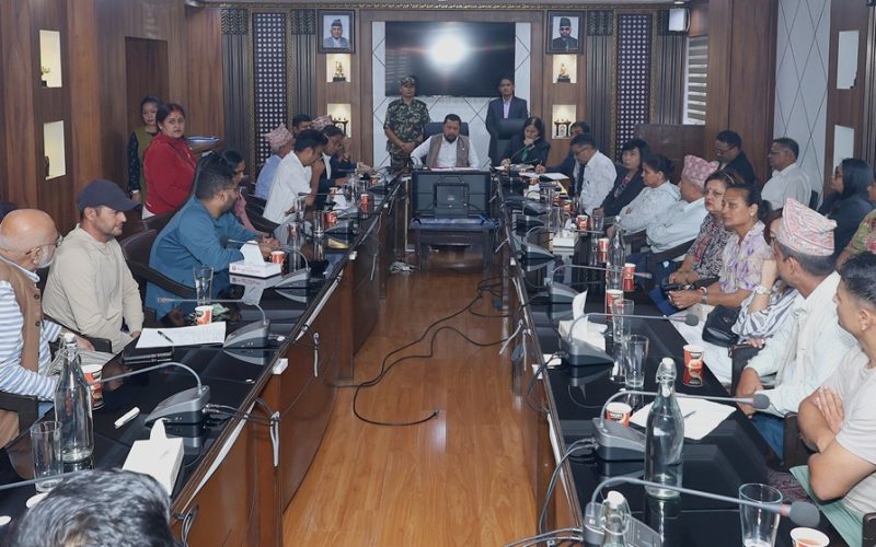 सरकारले भेट्यो सम्पर्कविहीन चिलिमेका कर्मचारीको परिवार, के–के भयो कुराकानी ?